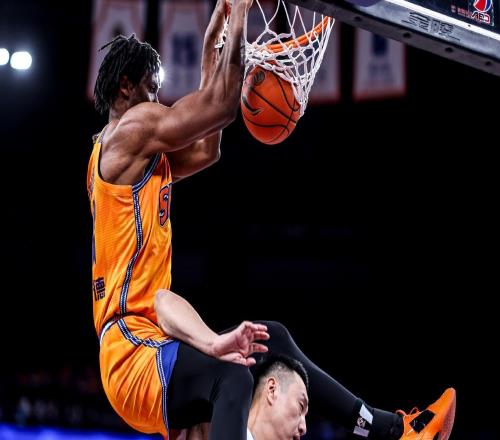 CBA最便宜的外援！卻是廣東男籃的噩夢，甚至影響總冠軍歸屬