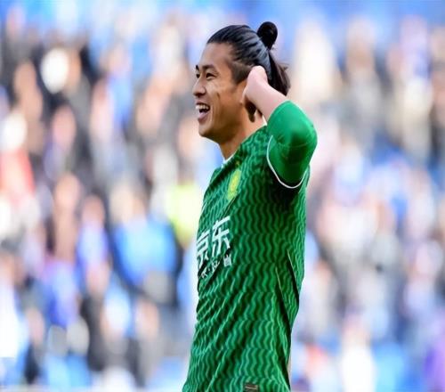 U23国足还没开始四国邀请赛征程,主力中锋就受伤退出,引发热议