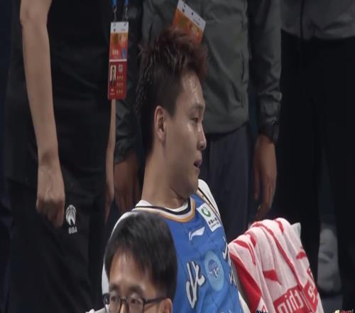 大牌摆烂外援不服管教!京沪战拿什么打白边名记怒批,京迷不满