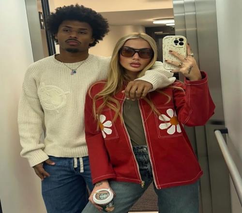 阿德耶米被替换后愤怒而面临多特罚款妻子力挺:怎么能将他换下呢_德甲直播