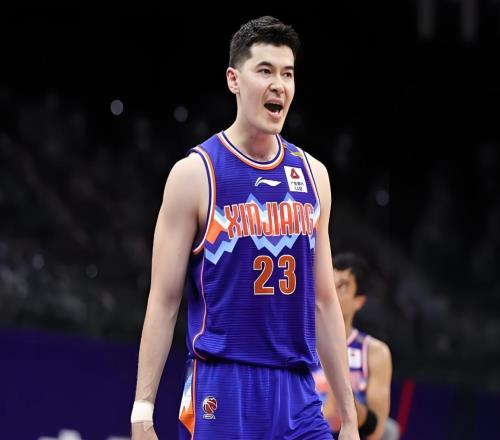 阿不都沙拉木谈新赛季备战情况!表扬2名球员:进步肉眼可见