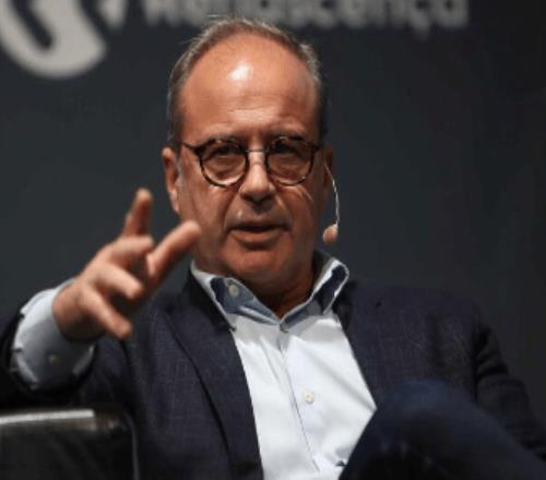 最强足球经理,凭什么让豪门抢破头