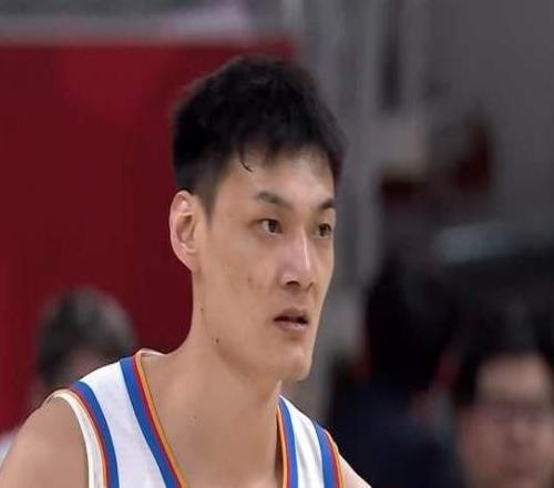 太难了!昔日黑马已退化,打个鱼腩差点翻盘,强援22分,原帅18分