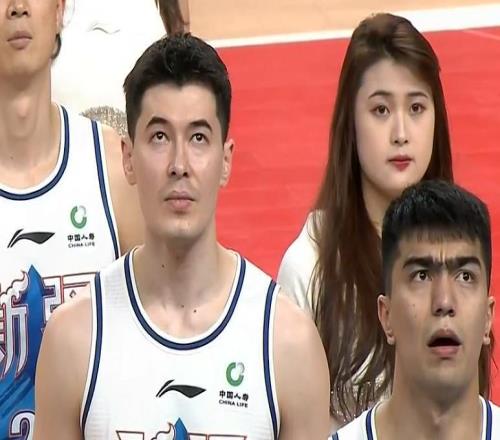 广州vs新疆前瞻:广州2连胜斗志昂扬,新疆谋求赛季双杀不易