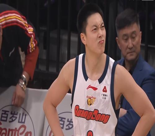 3外轰71广东30分大胜辽宁!5人满分徐胡躺赢,杜锋让杨鸣颜面尽失