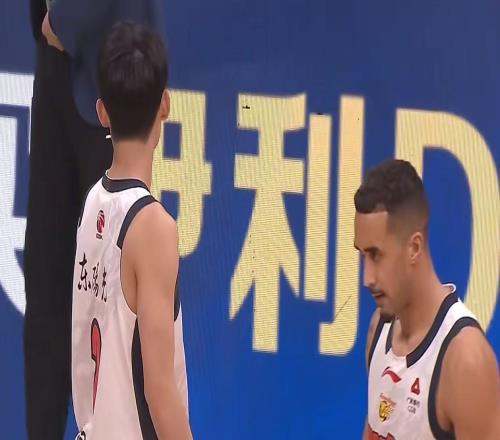 太适合广东队!男篮强力锋线打出身价,这可是联盟第一大前锋!