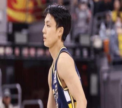 坑爹啊！全場12投2中+上空籃不中，杜鋒忍無可忍，追著他一頓斥責