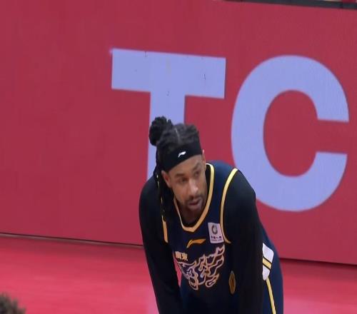 裁掉薩林杰廣東隊被迫引進“黑又硬”大外援，力保杜鋒進總決賽