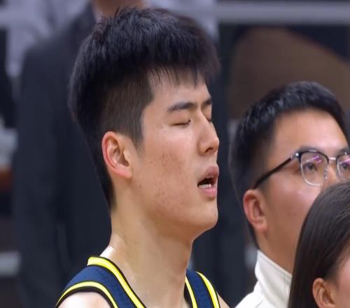 看了焦泊喬被杜鋒揮拳臭罵的慘狀，才知道，家政為什么一直是替補