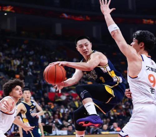 愧對600萬！3分9中1+空籃不中，不如新人，球迷：請給家政打替補