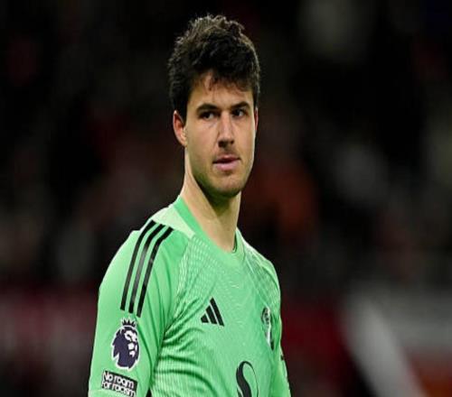 拉門斯加盟曼聯后前16場比賽丟23球，奧納納同期丟了26球