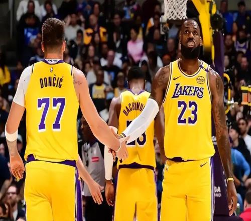 湖人VS開拓者前瞻：湖人近5戰(zhàn)4負(fù)，東契奇里夫斯缺陣，老詹單核