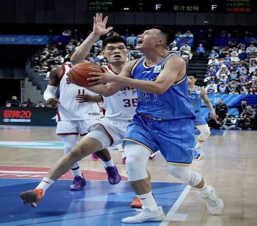 京媒：外援狀態爆棚關鍵時刻卻不給上，最后只能靠翟曉川打太悲壯