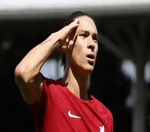 湯普森：斯洛特處于蟄伏期，努涅斯的身體優(yōu)勢被低估