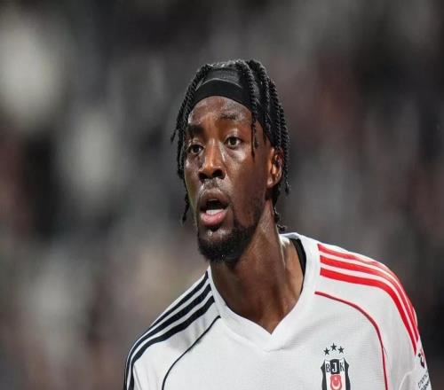 記者：維拉對(duì)簽下亞伯拉罕持樂(lè)觀態(tài)度，準(zhǔn)備給他一份長(zhǎng)期合同