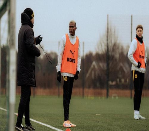 熟悉下新環境，將在今夏加盟多特的萊爾馬跟隨U23進行了訓練