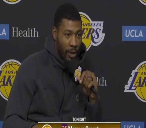 斯馬特：湖人一直是被追逐的角色，對手總會在打湖人時超神