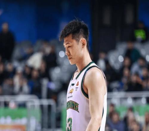 郭艾倫就換個(gè)他趙繼偉回歸他又遭棄用，全隊(duì)贏7分他5中2在場6