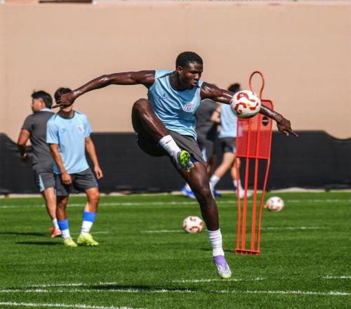 中超熱身賽：申花首戰戰平，新援蓋伊登場，英博逆轉泰山取3連勝