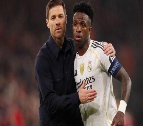 ESPN：阿隆索下課后維尼修斯續(xù)約出現(xiàn)轉(zhuǎn)機，薪資分歧仍是問題