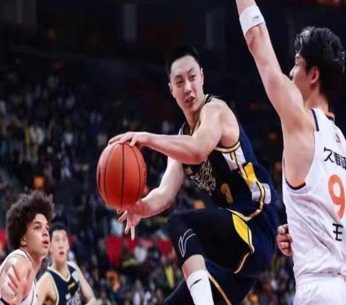 廣東隊慘敗上海，揪出最大混子球員，瘋狂打鐵不傳球，徐杰被坑了