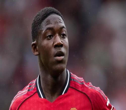 梅努本賽季英超首次獲得首發機會，此前12次替補登場