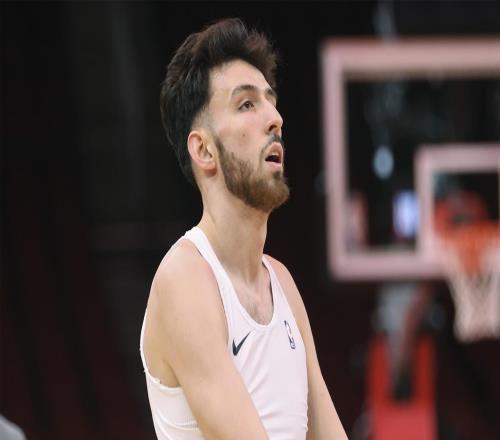 搞笑，切特在回顧雷霆本賽季的掙扎時開玩笑說要“賣掉球隊”