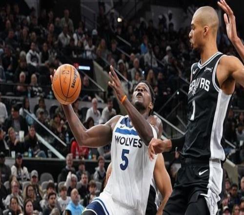 愛德華茲：文班是聯盟未來門面想讓所有人下場讓我倆能打單挑