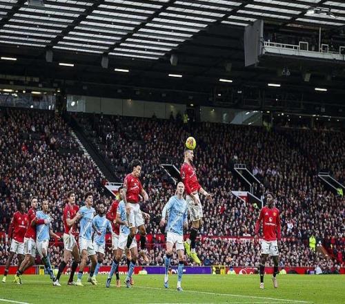 曼聯20曼城姆伯莫、多爾古建功