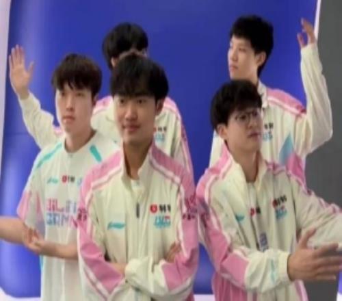 BLG發布對陣AL賽后花絮：表情管理進修中