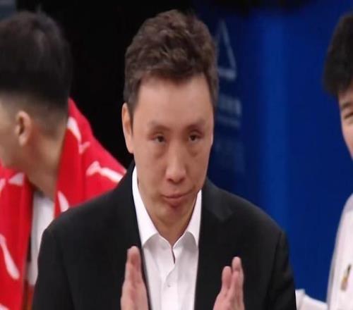 江蘇主帥：沒有小外援閆實(shí)受傷龐崢麟承擔(dān)大量出場(chǎng)時(shí)間非常不容易