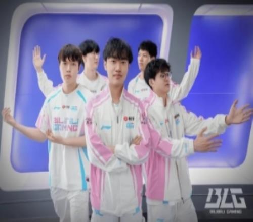 BLG官方發布戰勝AL賽場合照：繼續保持狀態！