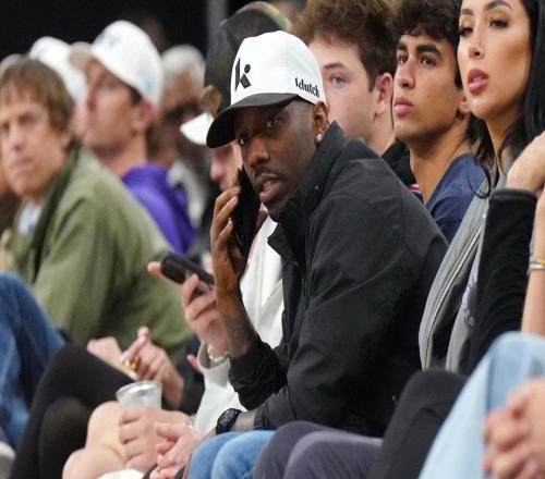 小里弗斯嚴厲批評湖人隊詹姆斯的經紀人保羅開播客：你又不是球員