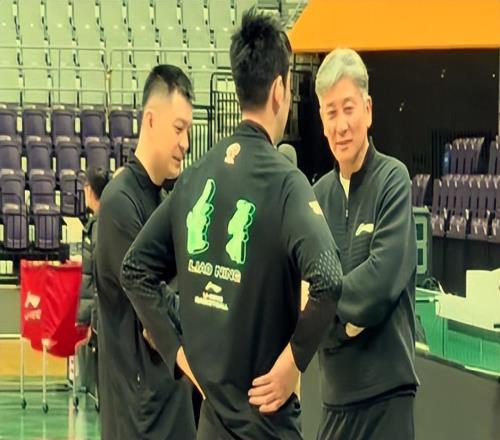 關(guān)鍵卡位戰(zhàn)不容有失楊鳴率隊(duì)復(fù)仇深圳沒問題,鄭永剛永遠(yuǎn)心懷感恩