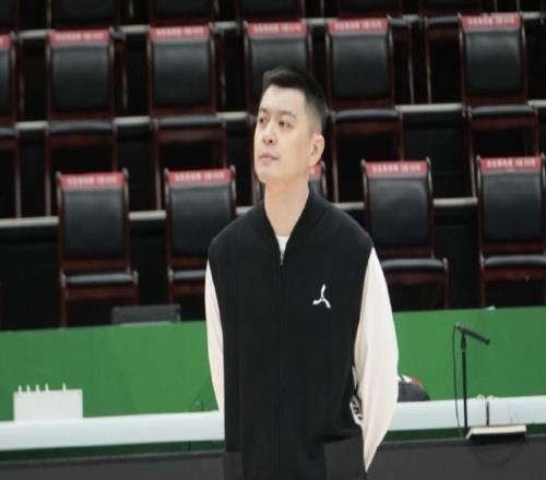 楊鳴：趙繼偉的回歸讓攻防兩端都更加流暢，戰(zhàn)深圳要做好自己