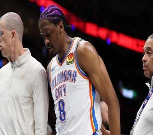 杰威右大腿受傷提前退場雷霆隊記：他疑似右腿筋拉傷