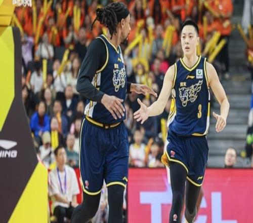 CBA一夜兩大瘋狂逆襲！廣東慘遭讀秒絕殺：山東被倒數第2爆冷掀翻