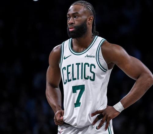 次節(jié)52分！綠軍刷新紀(jì)錄，布朗三節(jié)轟41分，神射手成隊史第1人