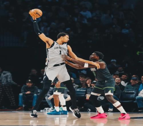 狀元大戰(zhàn)！馬刺拒25分逆轉復仇森林狼，文班轟39+9，華茲空砍55分