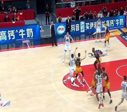 一盆冷水澆下來！高速男籃加時不敵江蘇，止步八連勝