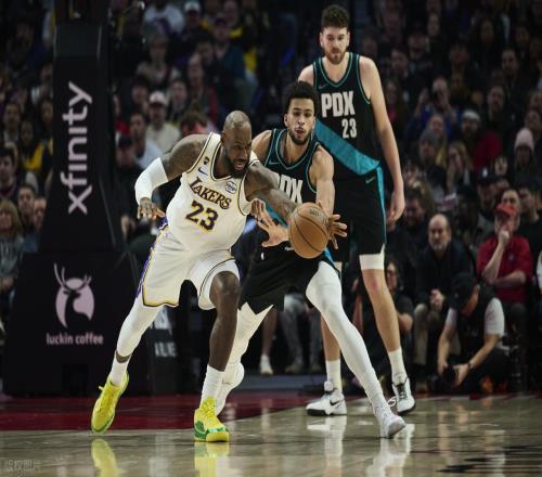 開拓者3人20+，16分大勝湖人！楊瀚森0分，詹姆斯空砍NBA第一紀錄