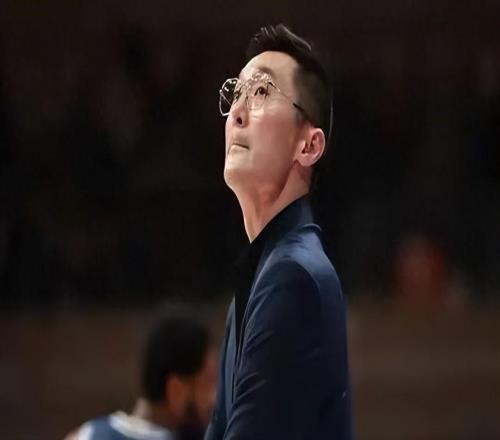 不僅棄用MVP，還將球隊(duì)帶成病貓，球迷：怪不得上海不要你