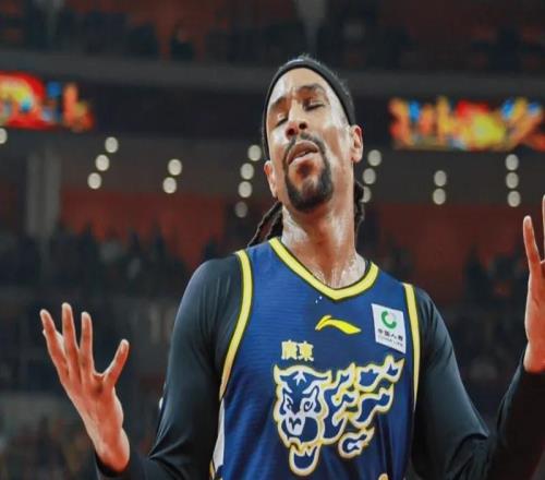 廣東9899惜敗北控球員評價：2人優秀，薩林杰及格，9人低迷