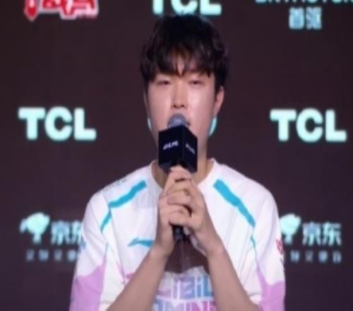 Bin：來LPL六年最大的變化是瘦了一點(diǎn)吧，希望能打到十年！