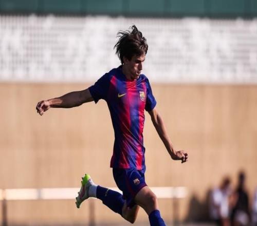 世體：多隊有意巴塞羅那競技隊18歲中衛昆卡，科莫欲搶先出手