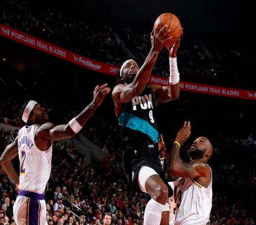 防到詹皇16中6！開拓者31歲3D王牌復蘇：轟22+3，湖人曾眼饞他