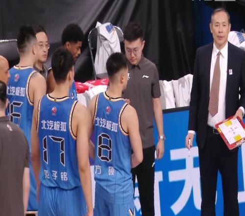 北京男籃8分險勝，陳盈駿23+5+5翟曉川14+7，曾凡博13+4周琦缺陣