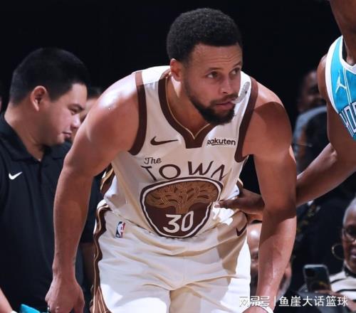 勇士20分大勝！庫(kù)里14+5格林爆發(fā)，三球17中5，勇士新秀全隊(duì)第一