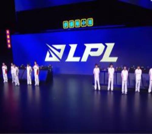 哥哥救一下啊！TES不敵BLG遭遇兩連敗位列登峰組倒一