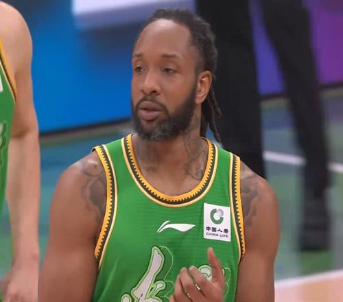 遼寧男籃不敵深圳，三分球命中率僅有兩成，威爾斯雙拳難敵四手